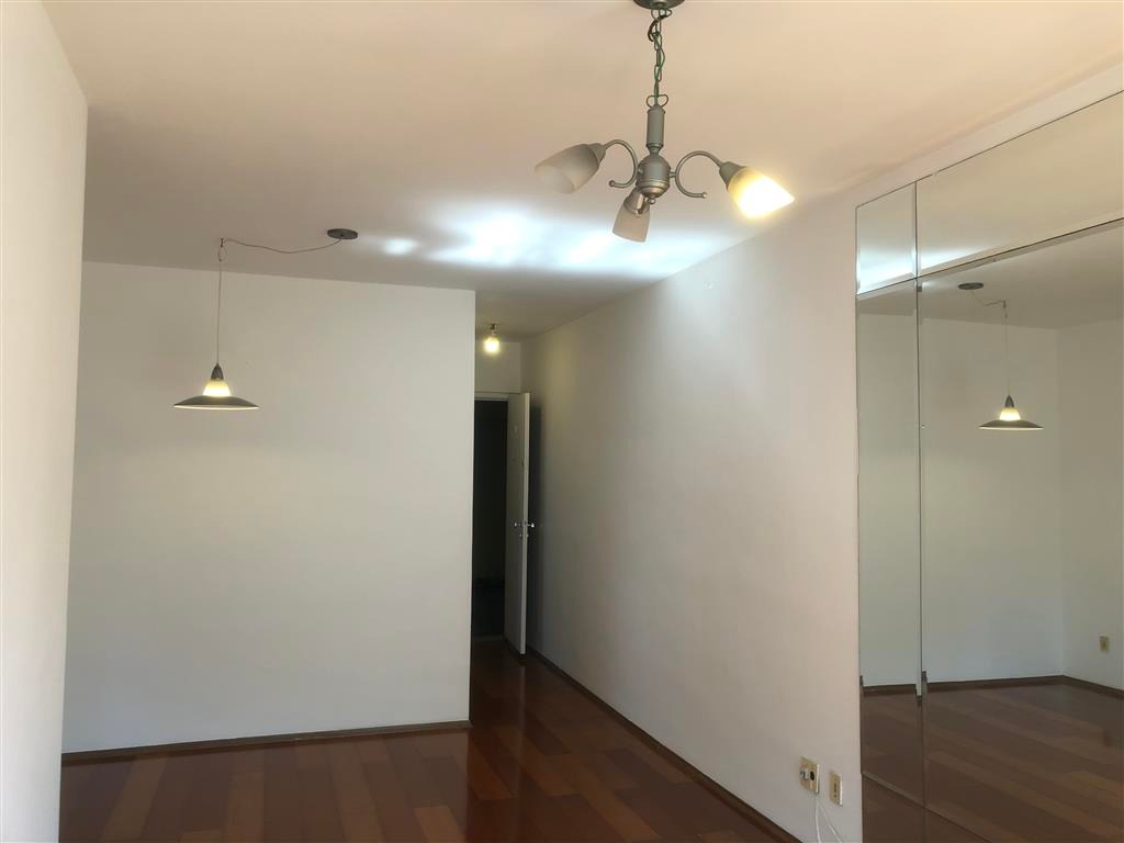 Apartamento para alugar com 3 quartos, 81m² - Foto 3