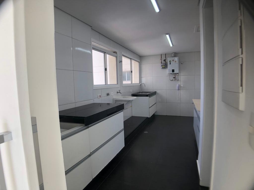 Apartamento à venda com 3 quartos, 165m² - Foto 11