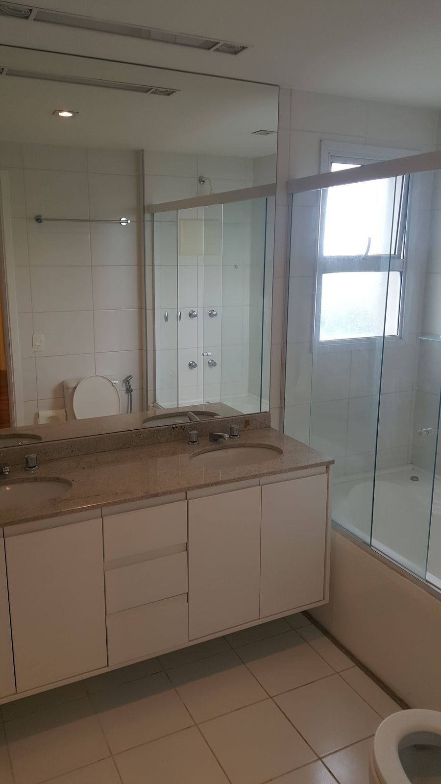 Apartamento para alugar com 3 quartos, 202m² - Foto 30