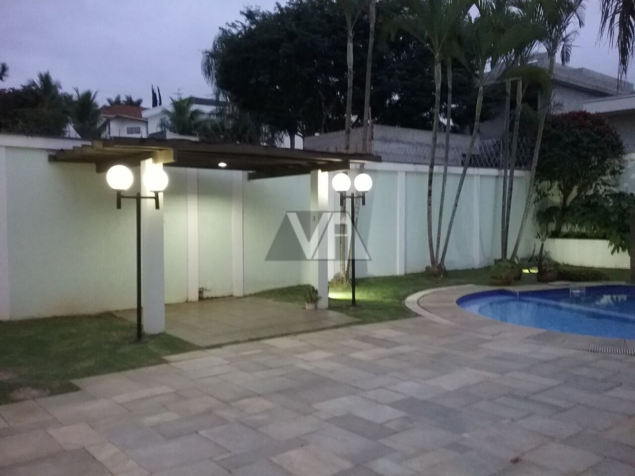 Casa de Condomínio à venda e aluguel com 5 quartos, 500m² - Foto 21