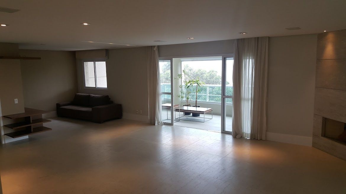 Apartamento para alugar com 3 quartos, 202m² - Foto 2