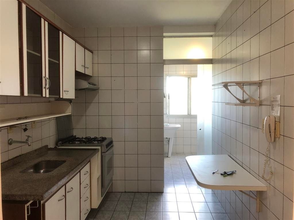 Apartamento para alugar com 3 quartos, 81m² - Foto 4