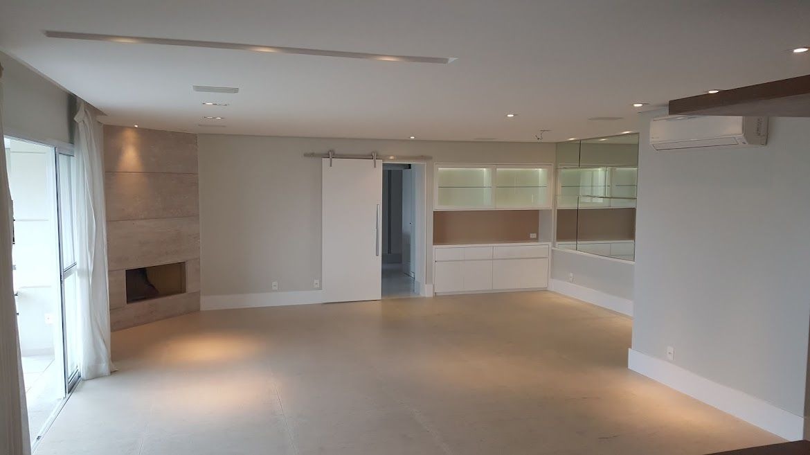 Apartamento para alugar com 3 quartos, 202m² - Foto 1