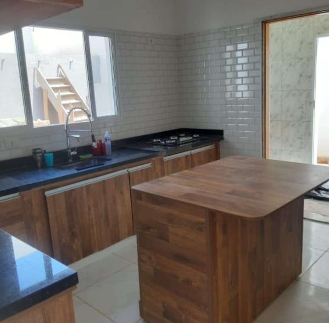 Casa à venda com 3 quartos, 217m² - Foto 14