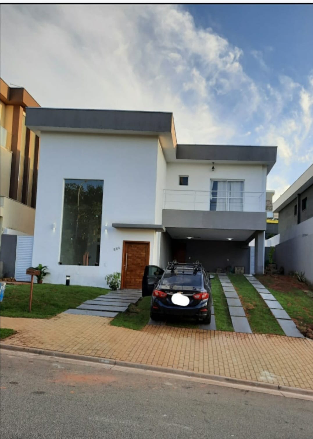 Casa à venda com 3 quartos, 217m² - Foto 1