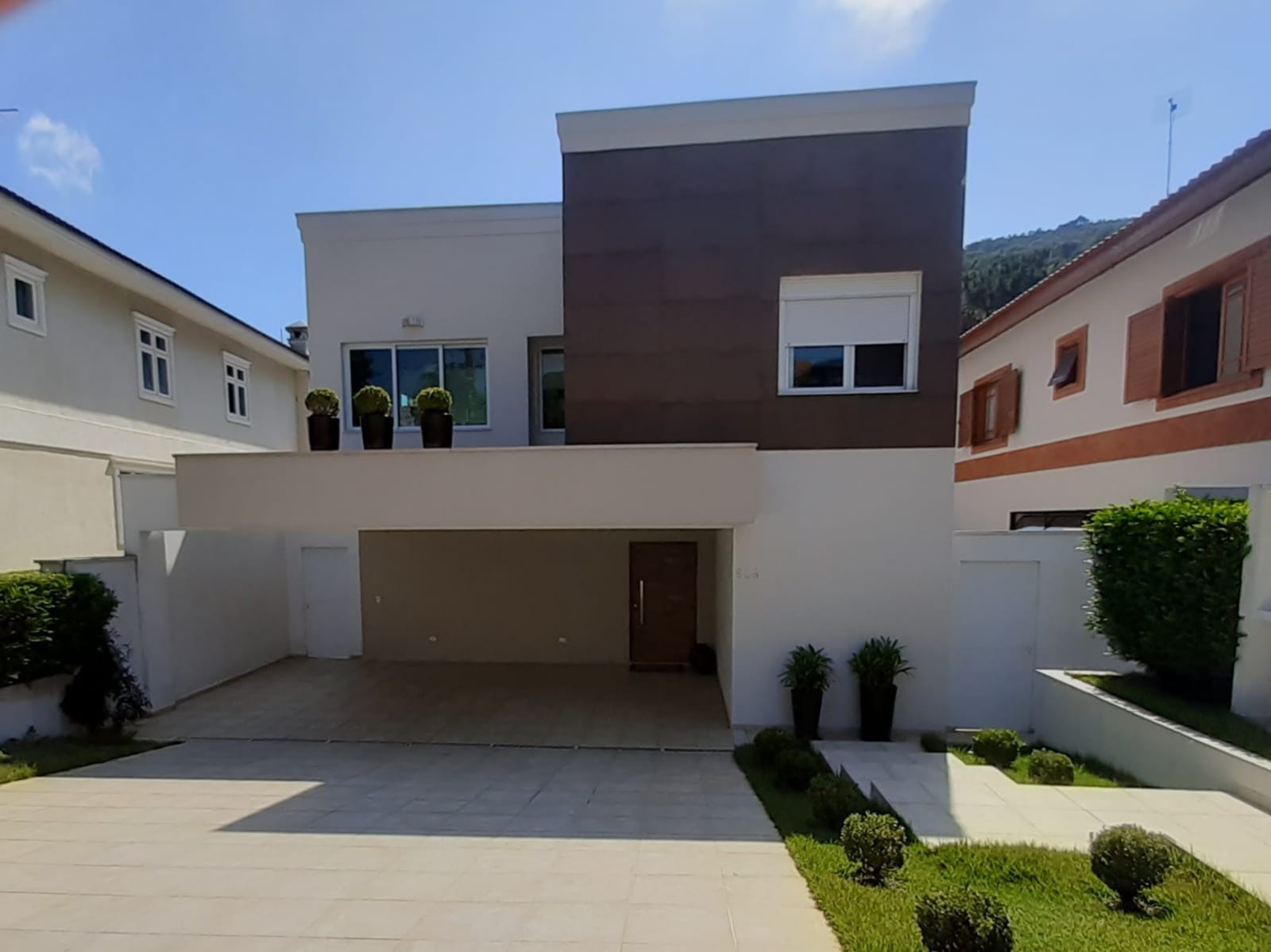 Casa de Condomínio à venda com 5 quartos, 345m² - Foto 1