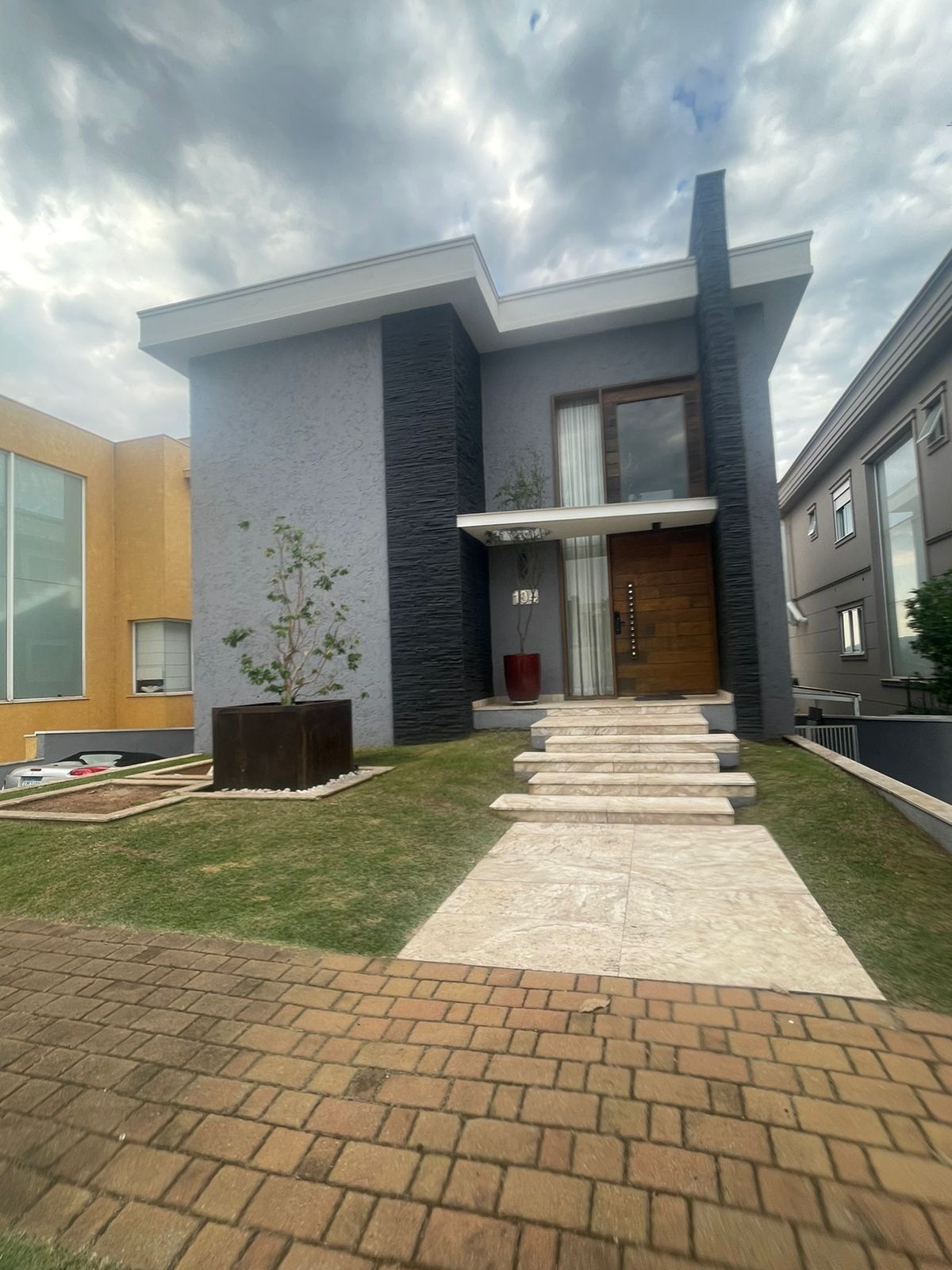 Casa à venda com 4 quartos, 480m² - Foto 1