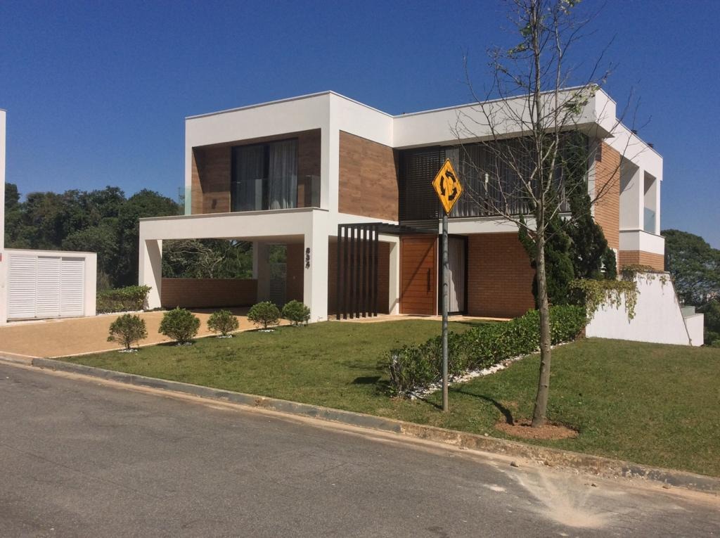 Sobrado à venda com 4 quartos, 604m² - Foto 1