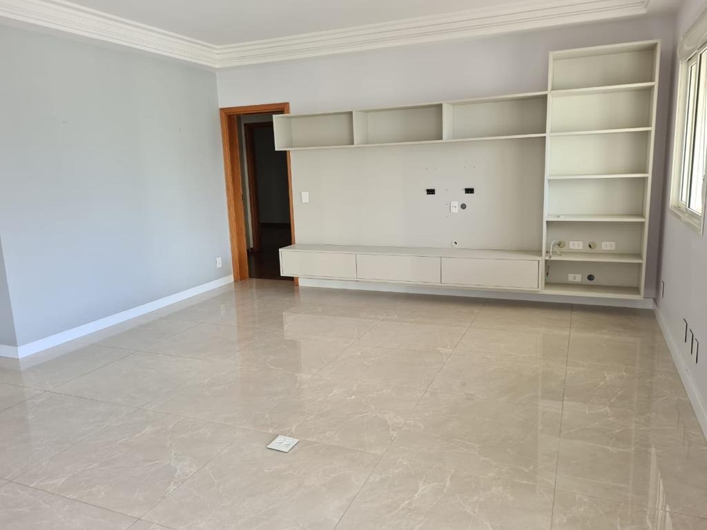 Apartamento à venda com 3 quartos, 201m² - Foto 7