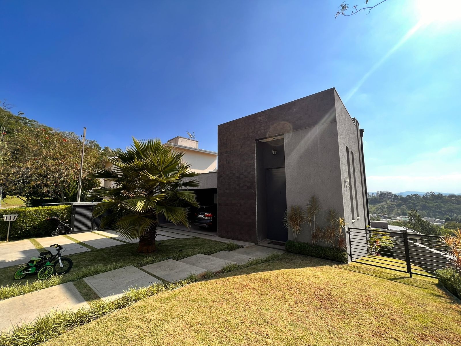 Casa de Condomínio à venda com 4 quartos, 315m² - Foto 2