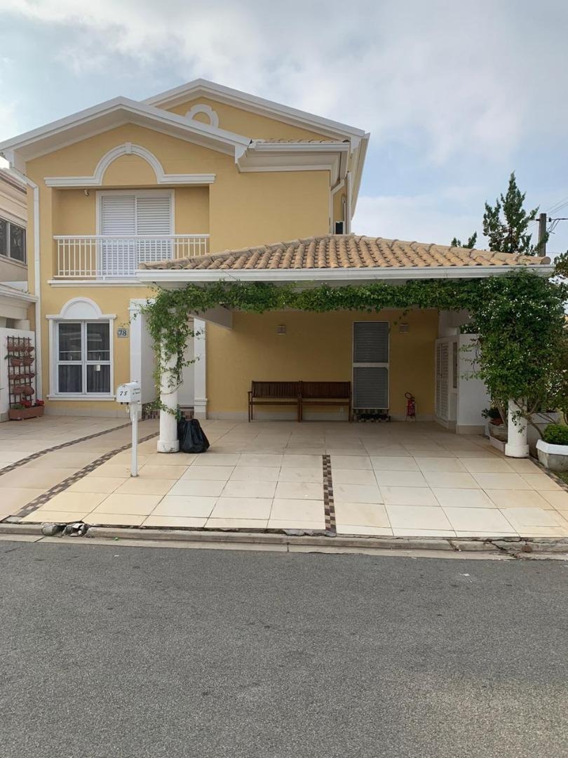 Casa de Condomínio para alugar com 4 quartos, 250m² - Foto 1