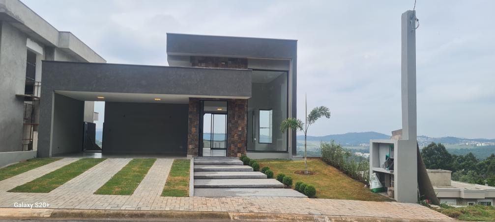 Sobrado à venda com 3 quartos, 220m² - Foto 1