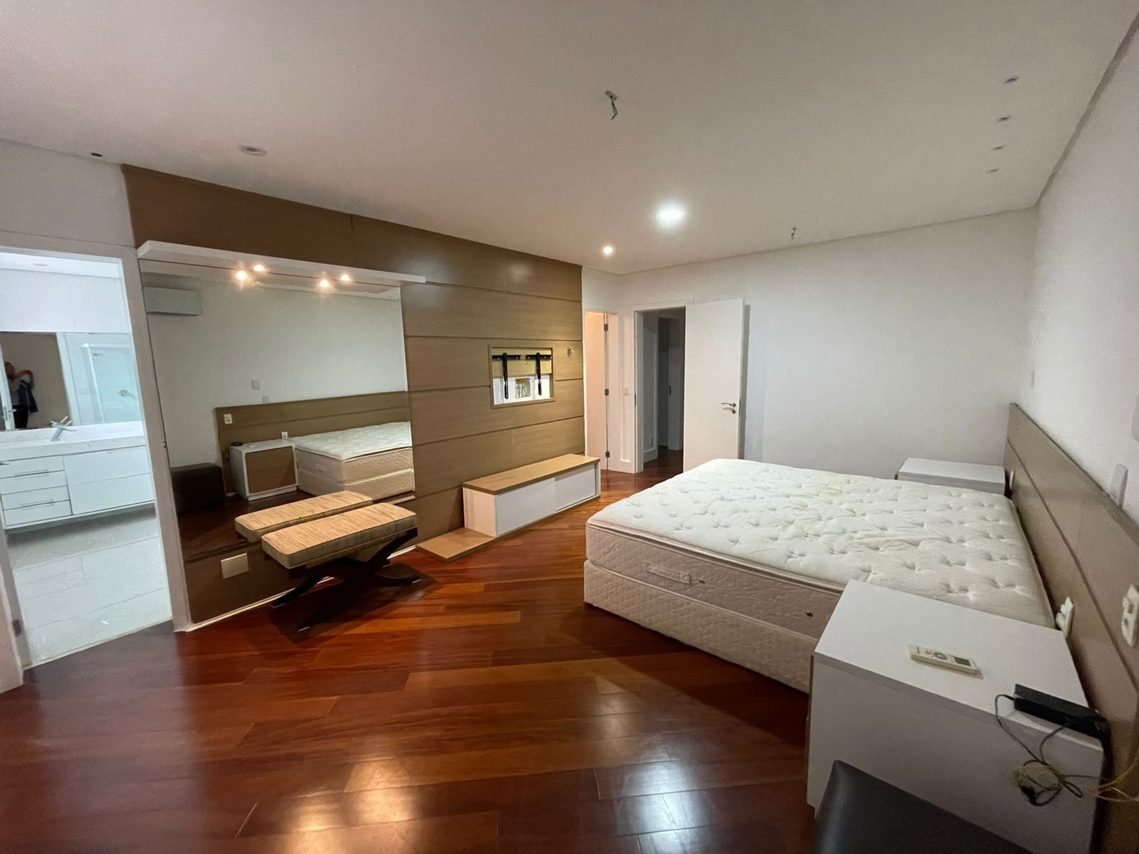 Casa de Condomínio para alugar com 4 quartos, 250m² - Foto 19