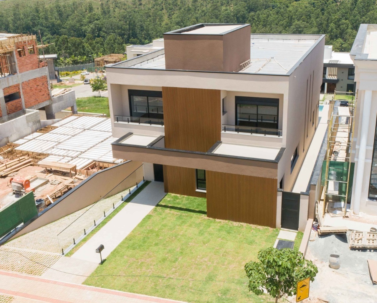 Casa de Condomínio à venda com 4 quartos, 501m² - Foto 2