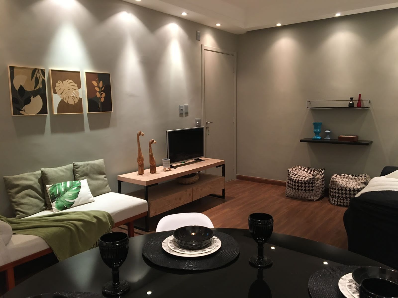 Apartamento à venda com 3 quartos, 72m² - Foto 1