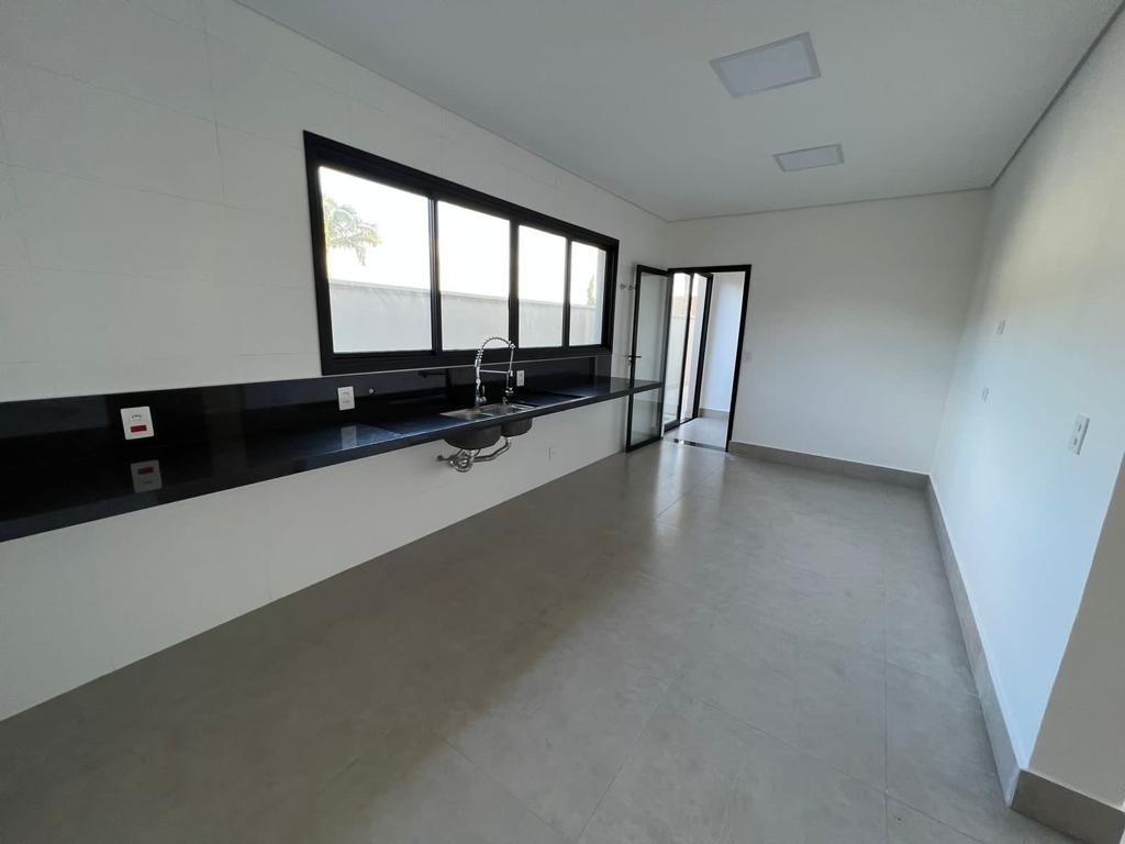 Casa à venda com 4 quartos, 200m² - Foto 5