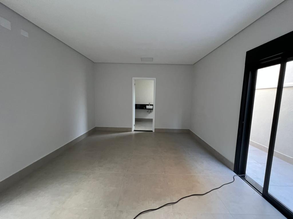 Casa à venda com 4 quartos, 200m² - Foto 3