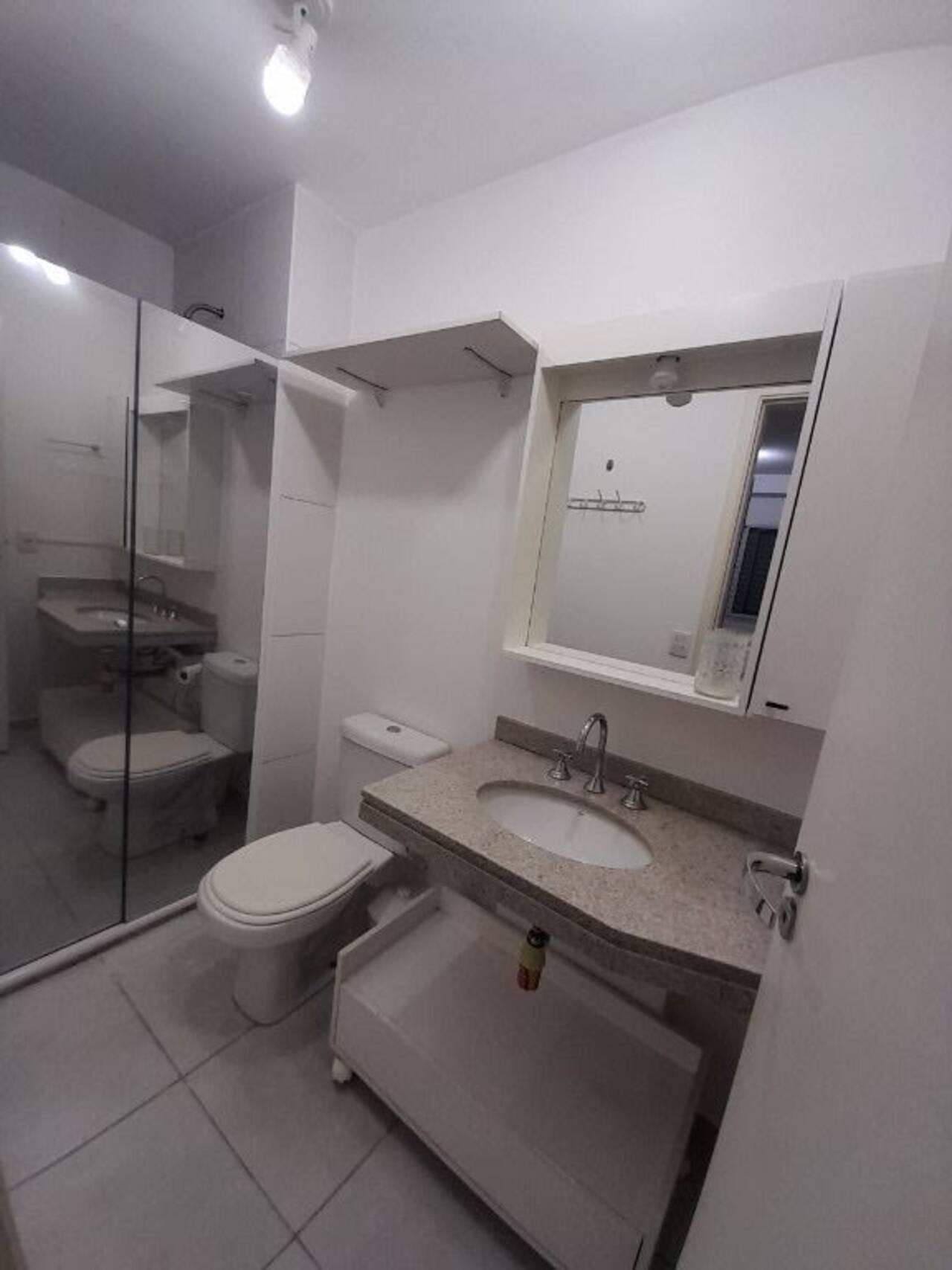 Apartamento para alugar com 1 quarto, 69m² - Foto 12