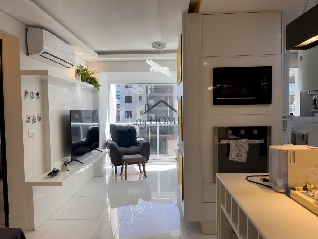 Apartamento à venda com 2 quartos, 70m² - Foto 3