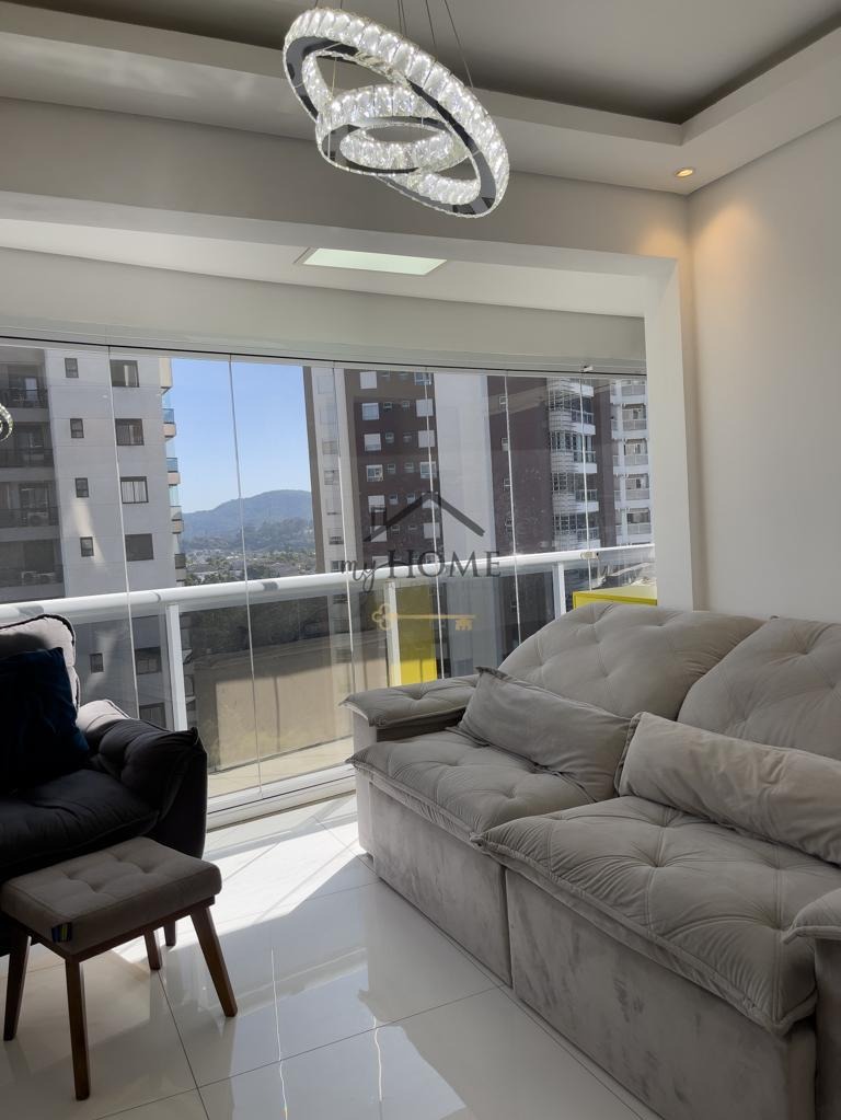 Apartamento à venda com 2 quartos, 70m² - Foto 4