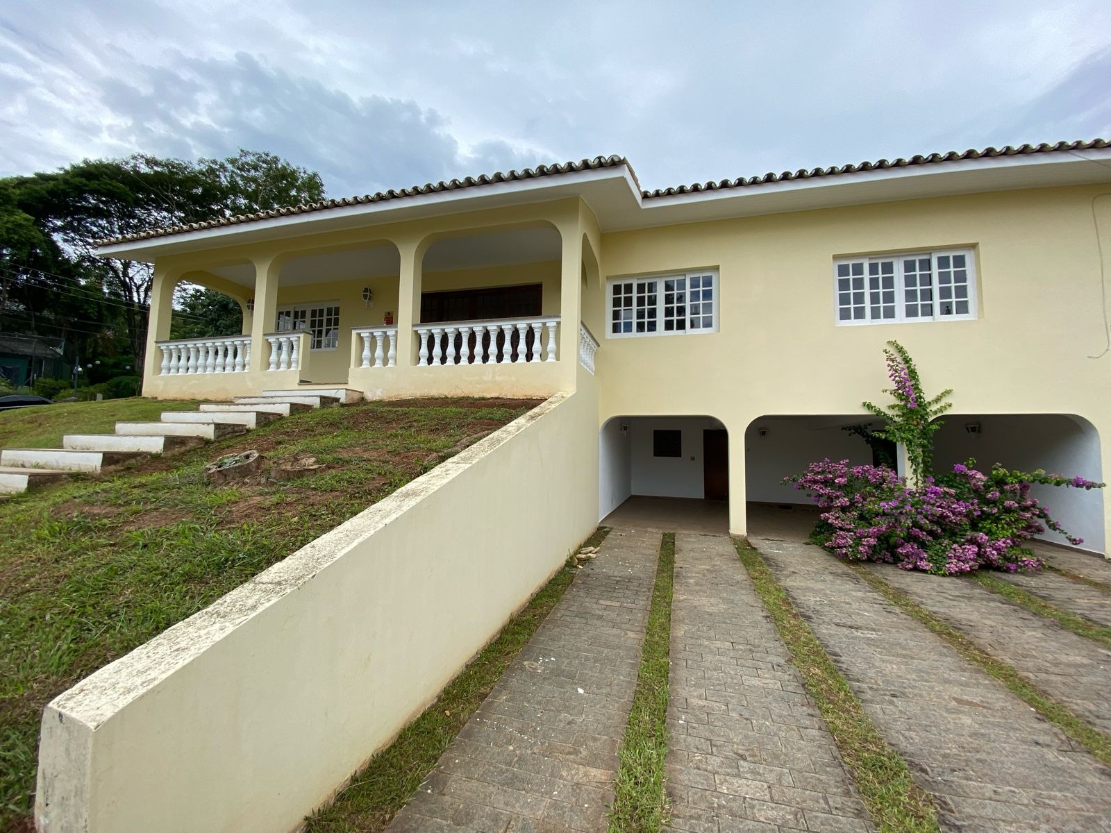 Casa de Condomínio à venda com 3 quartos, 320m² - Foto 2