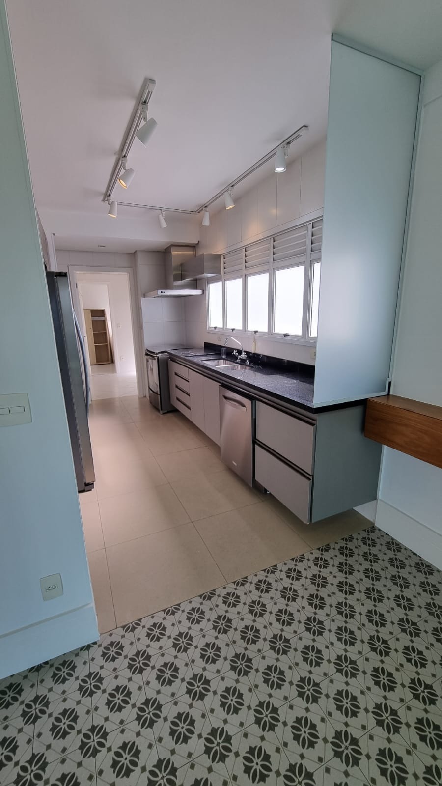 Apartamento à venda com 3 quartos, 252m² - Foto 18