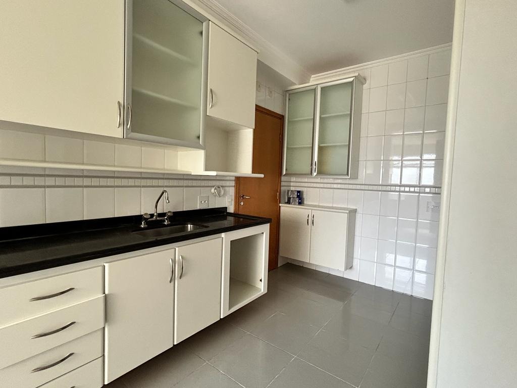 Apartamento à venda com 3 quartos, 139m² - Foto 7