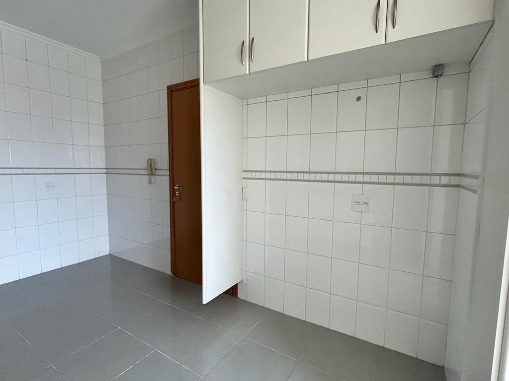 Apartamento à venda com 3 quartos, 139m² - Foto 9