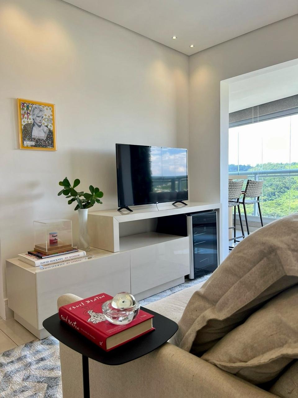 Apartamento à venda com 2 quartos, 69m² - Foto 2