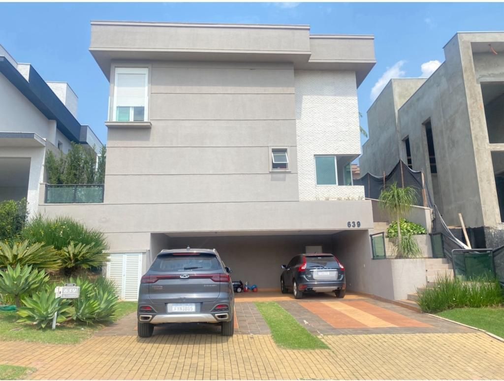 Casa à venda com 4 quartos, 388m² - Foto 1