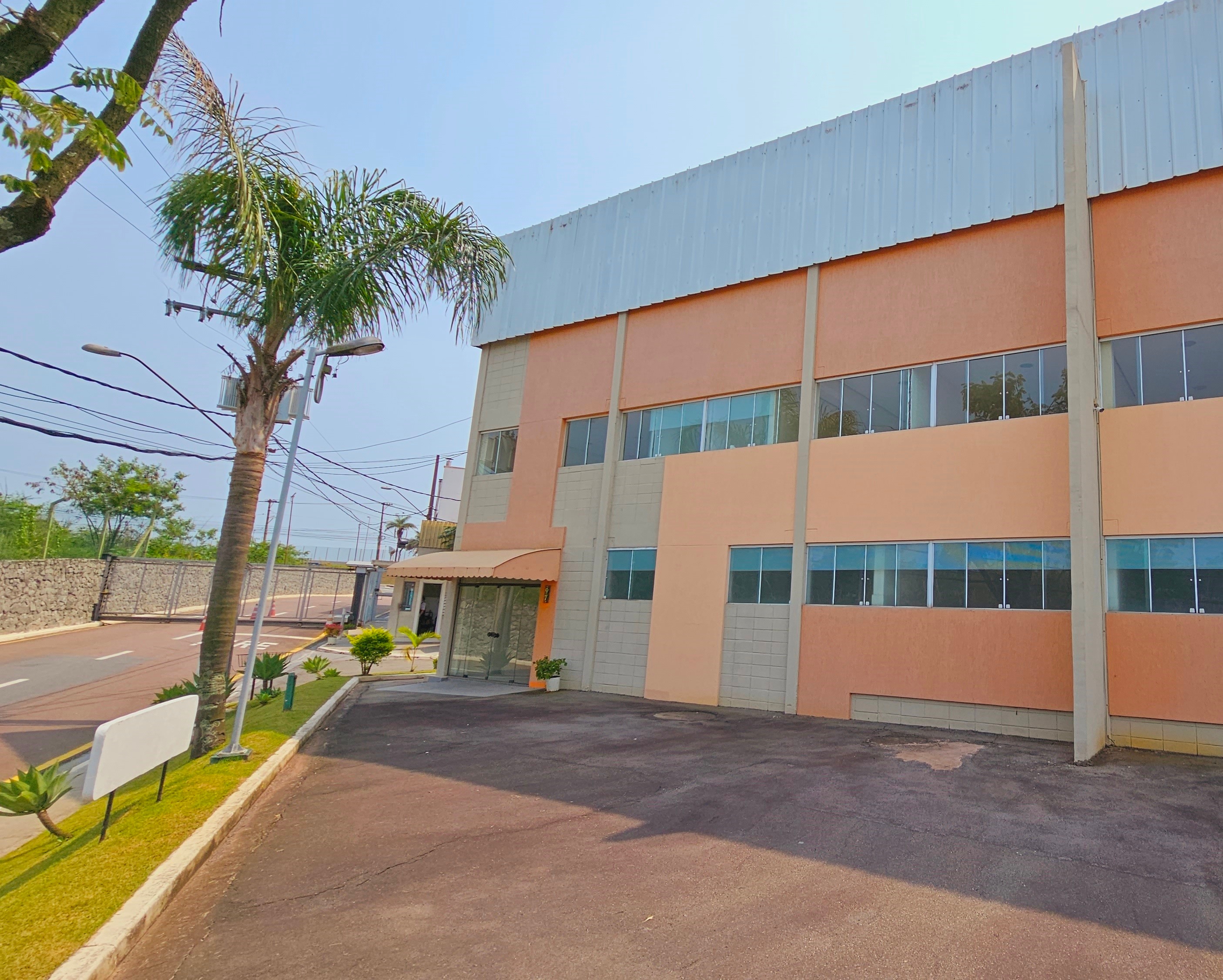 Depósito-Galpão-Armazém para alugar, 675m² - Foto 2