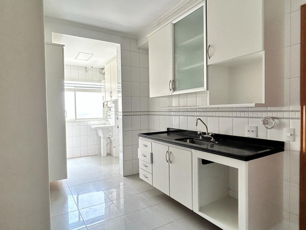 Apartamento à venda com 3 quartos, 139m² - Foto 8