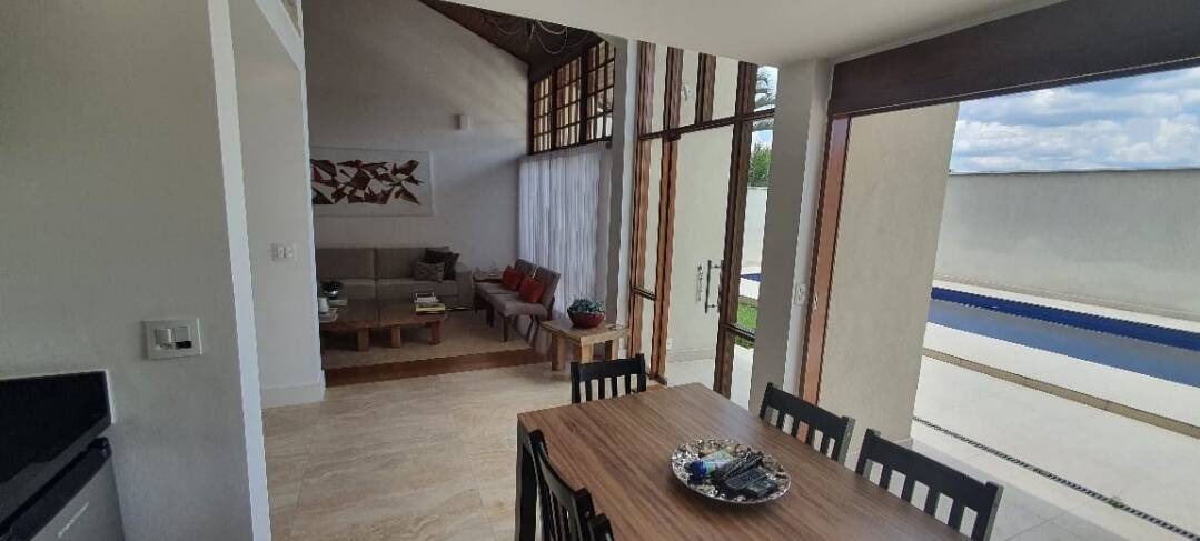 Casa de Condomínio à venda com 3 quartos, 300m² - Foto 4