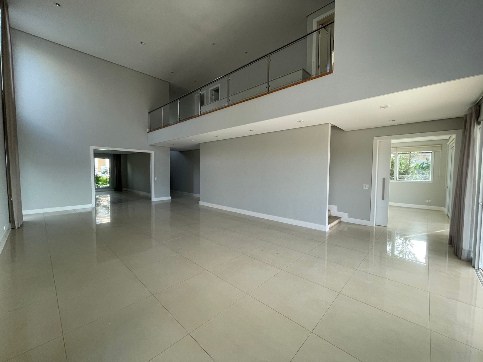 Casa à venda com 4 quartos, 540m² - Foto 3