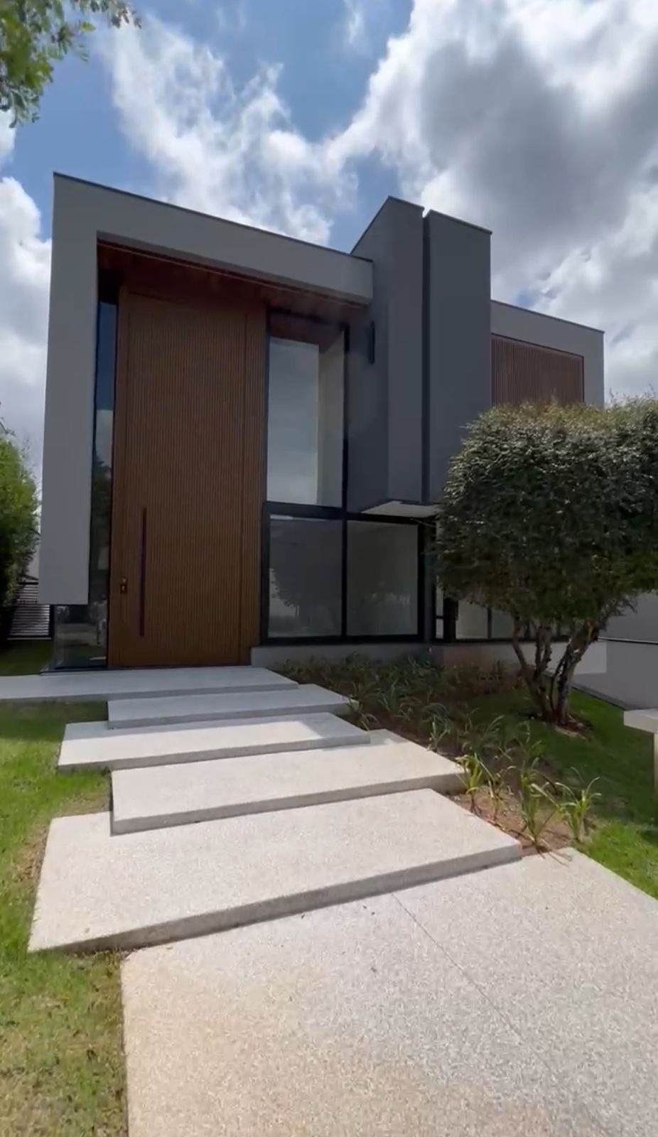 Casa de Condomínio à venda com 4 quartos, 550m² - Foto 1