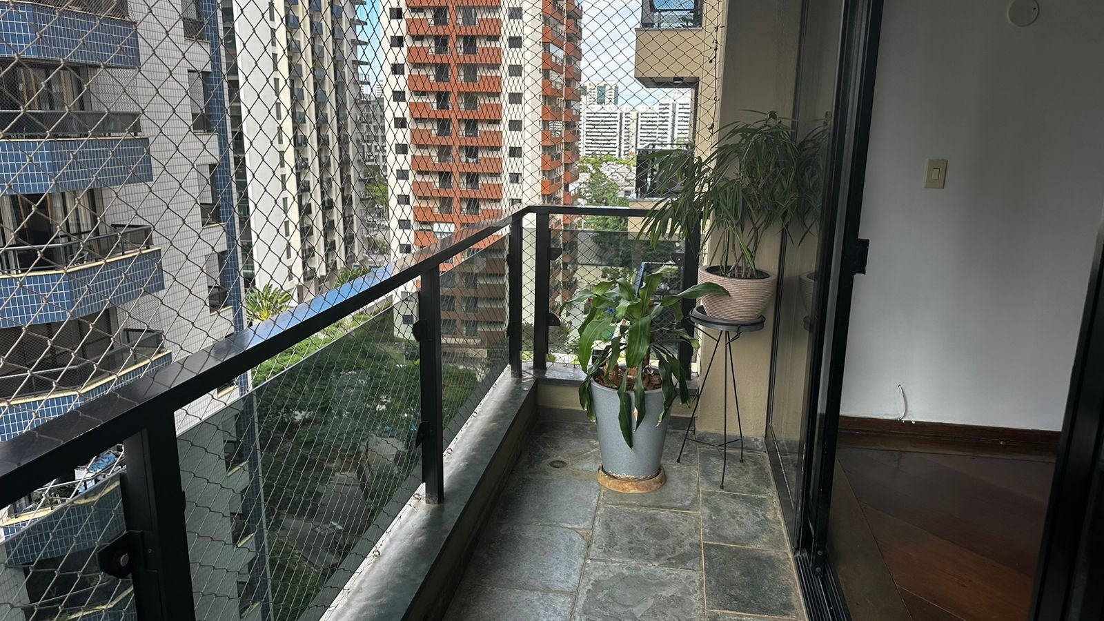 Apartamento para alugar com 3 quartos, 165m² - Foto 4