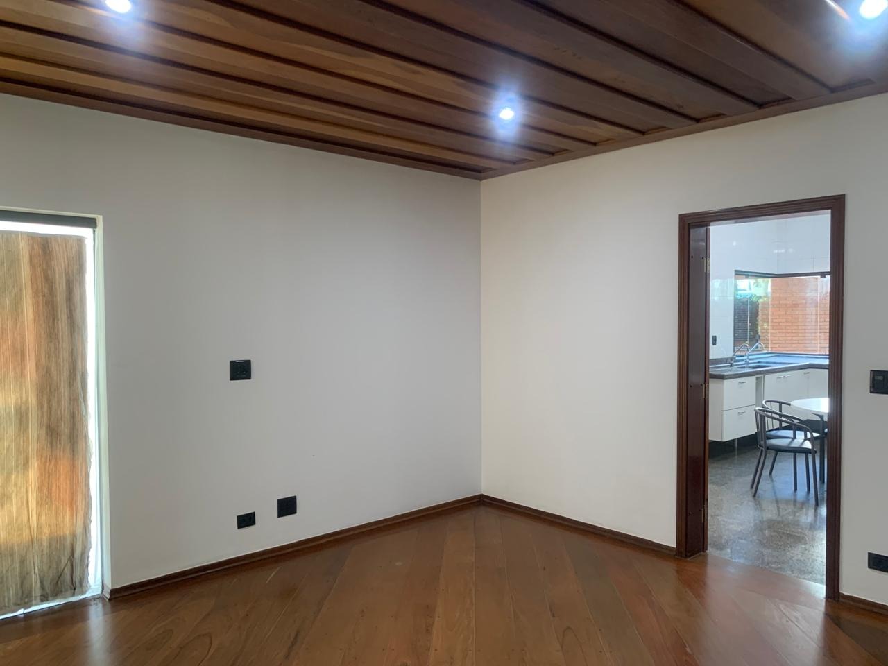 Casa para alugar com 3 quartos, 600m² - Foto 15