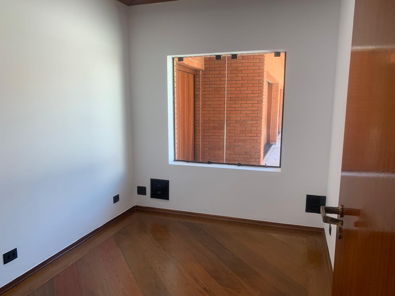 Casa para alugar com 3 quartos, 600m² - Foto 9