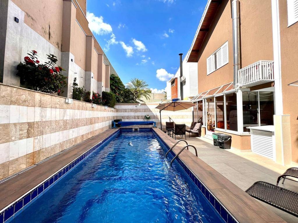 Casa de Condomínio à venda com 5 quartos, 400m² - Foto 1