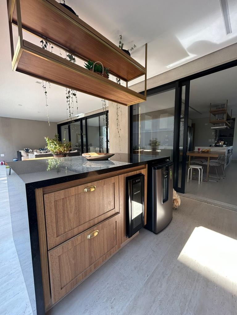 Casa à venda com 4 quartos, 420m² - Foto 7