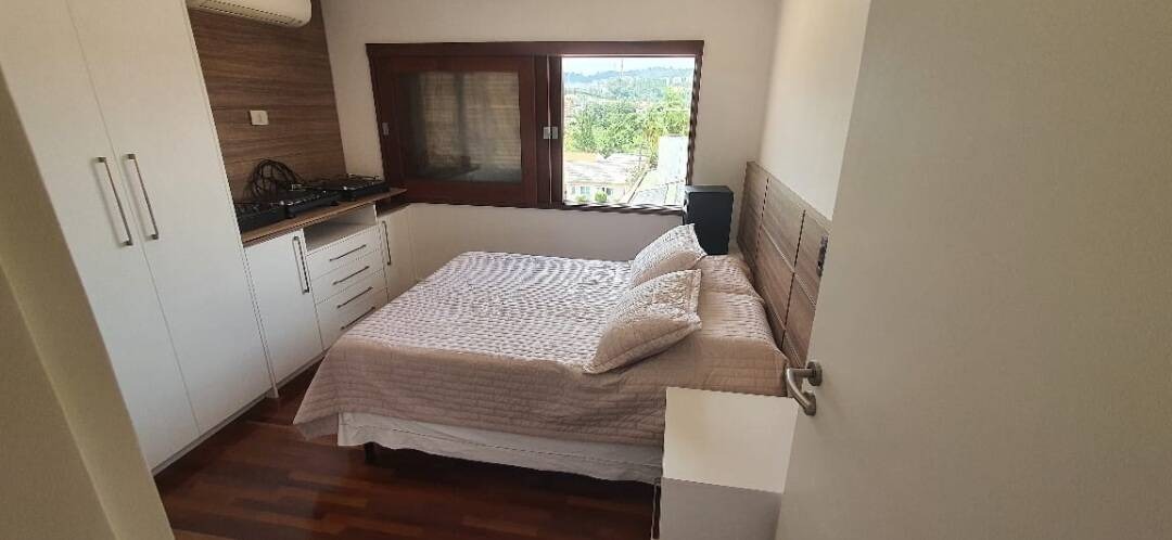 Casa de Condomínio à venda com 3 quartos, 300m² - Foto 10