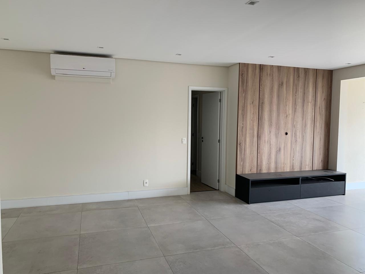 Apartamento à venda com 3 quartos, 112m² - Foto 2