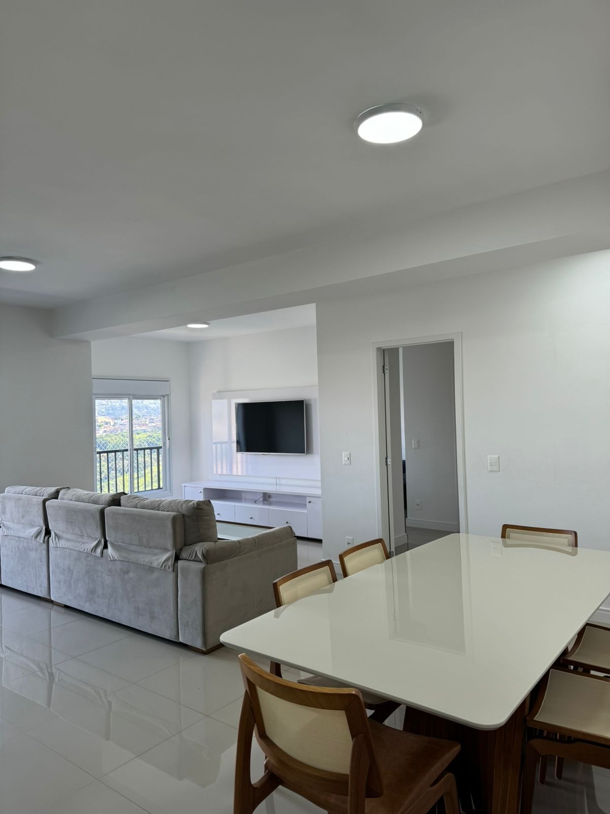 Apartamento para alugar com 3 quartos, 110m² - Foto 1