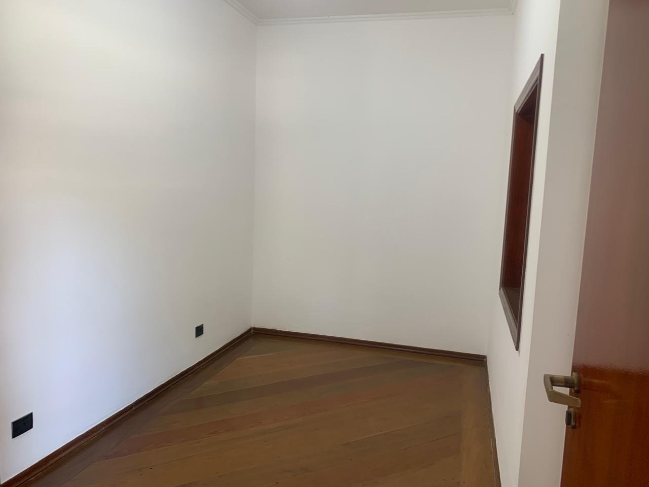 Casa para alugar com 3 quartos, 600m² - Foto 29