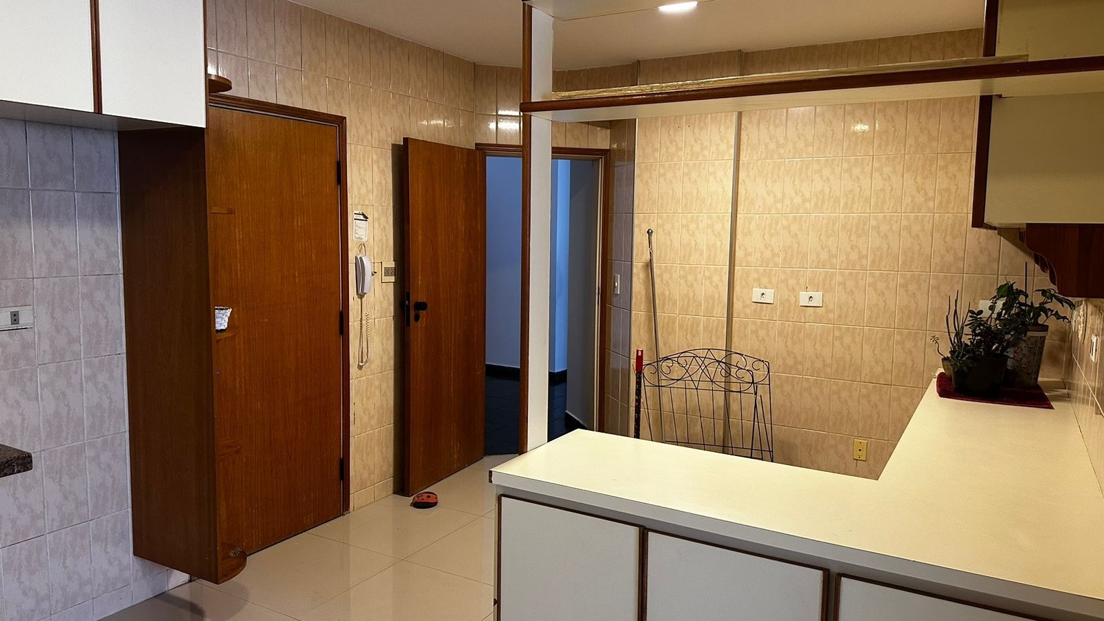 Apartamento para alugar com 3 quartos, 165m² - Foto 7