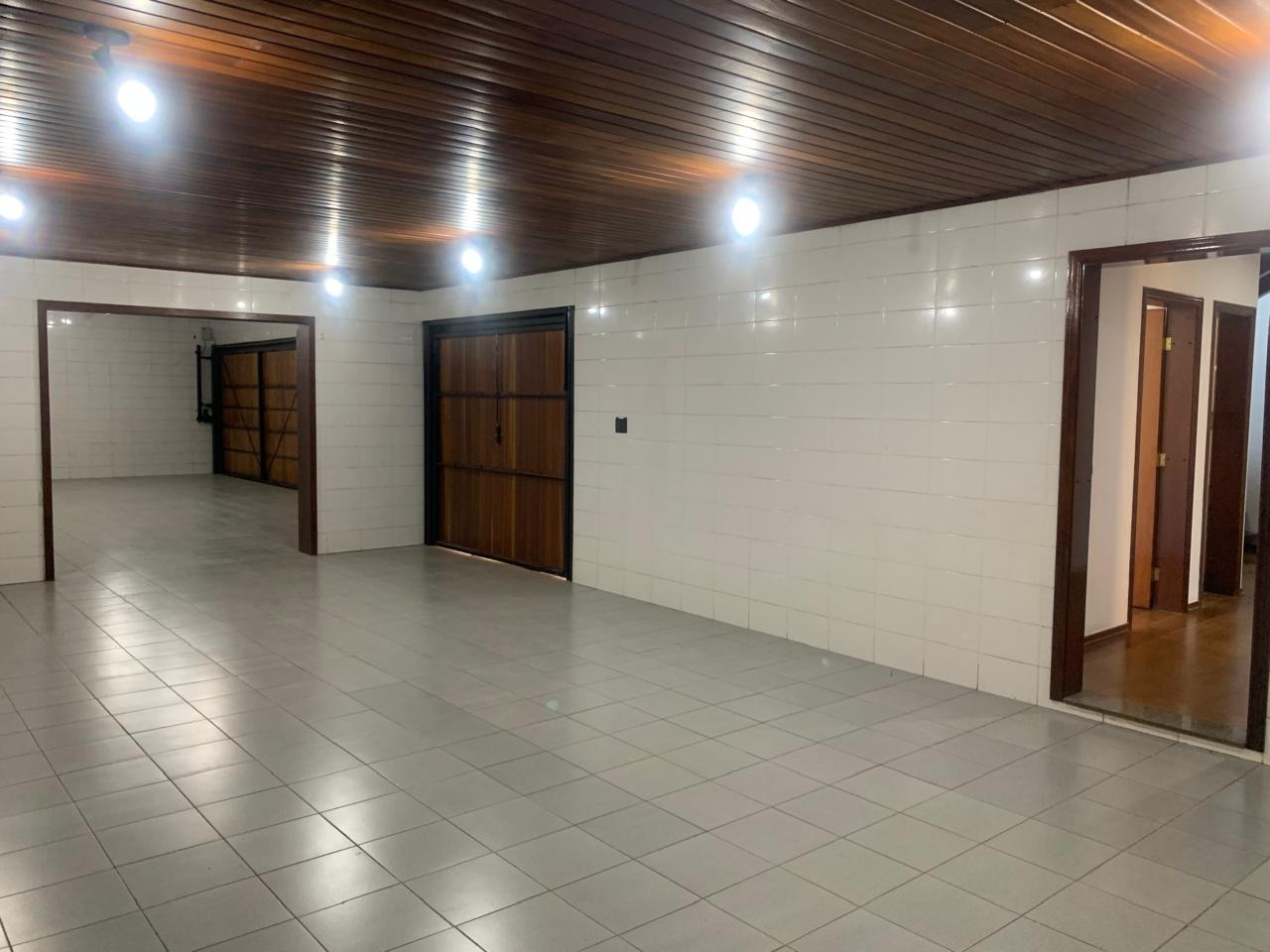 Casa para alugar com 3 quartos, 600m² - Foto 6