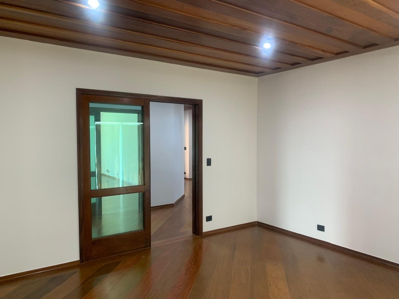 Casa para alugar com 3 quartos, 600m² - Foto 18