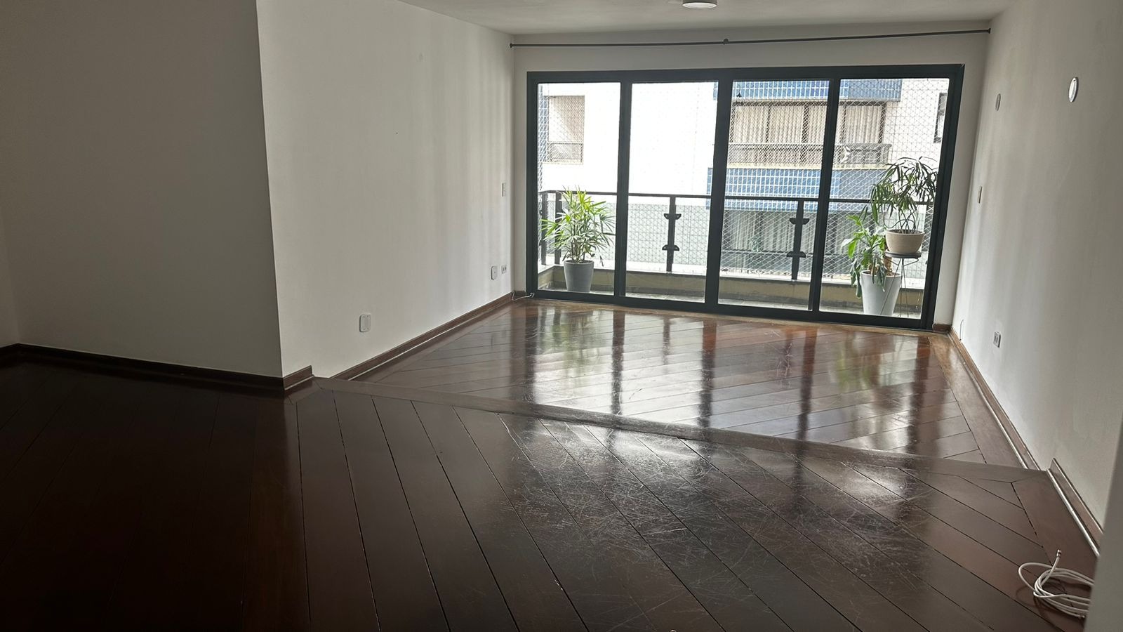 Apartamento para alugar com 3 quartos, 165m² - Foto 1