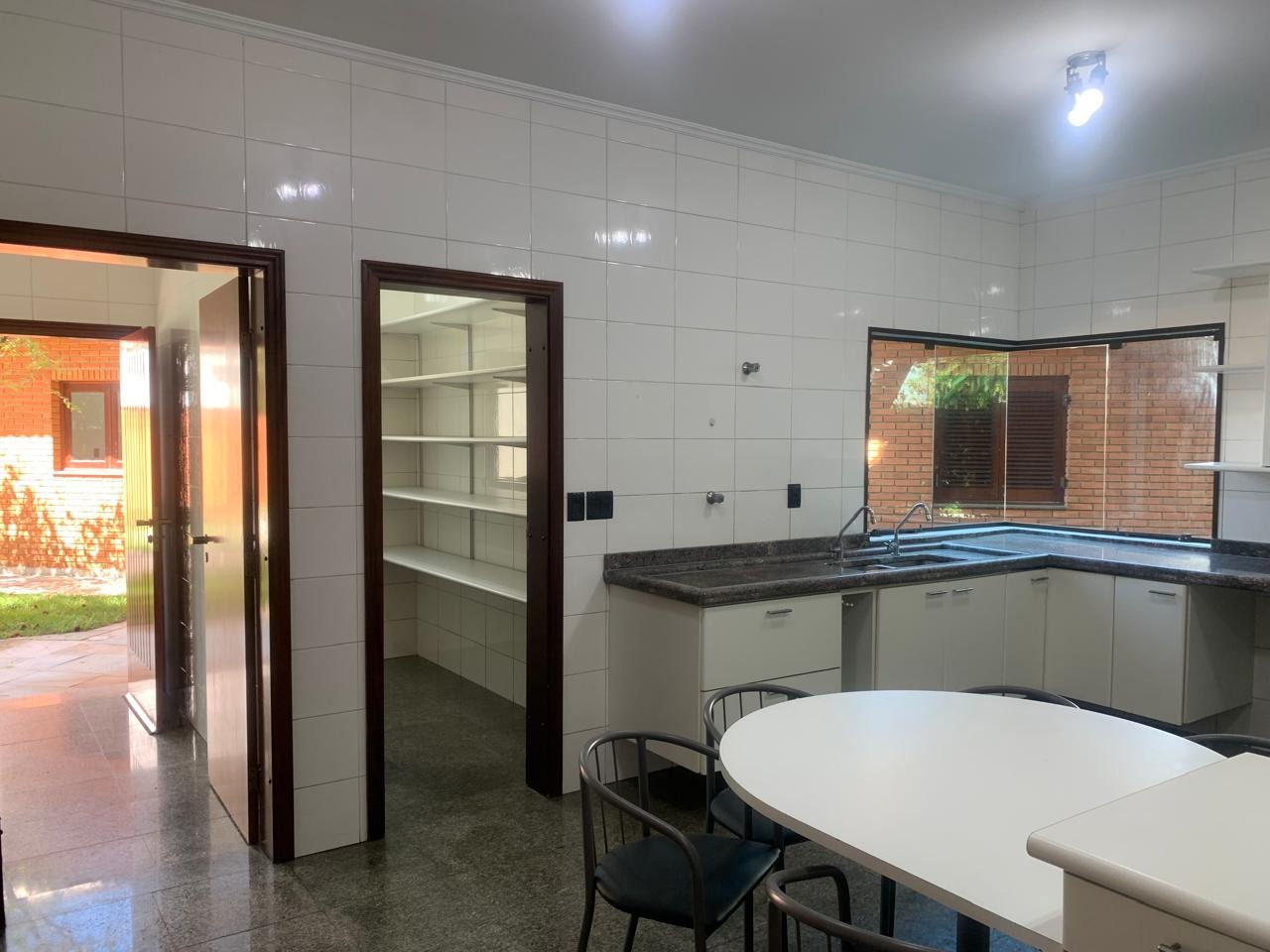 Casa para alugar com 3 quartos, 600m² - Foto 17