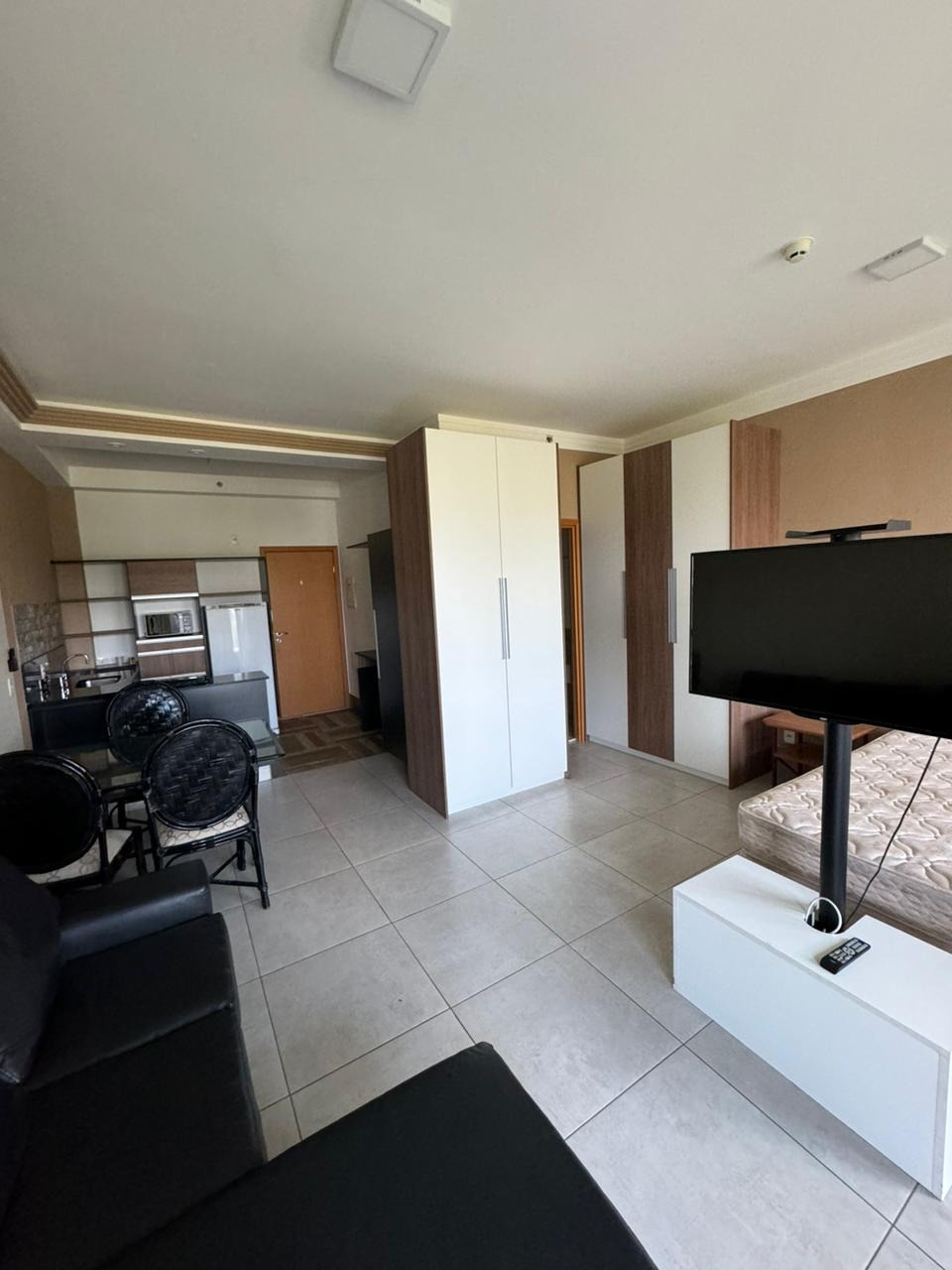 Apartamento à venda e aluguel com 1 quarto, 45m² - Foto 23